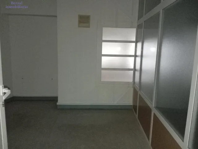 Amplio Local Comercial en Manzanera, Logroño - Ideal para Inversores — 12