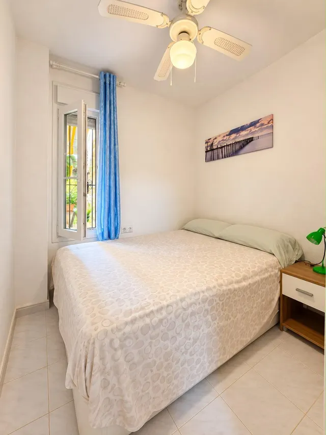 Apartamento de 2 dormitorios con terraza en Mar Azul, Torrevieja — 8