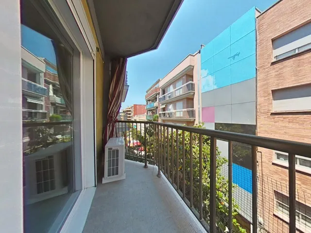 GRANDE PISO CALLE VALENCIA — 15