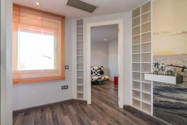 Exclusividad y diseño: 2º piso con ascensor, parking y suite de lujo — 36
