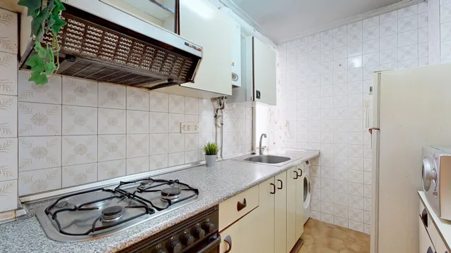 ¡Junto a Puerta del Carmen! Piso luminoso de 76 m2 con gran potencial para reformar — 15