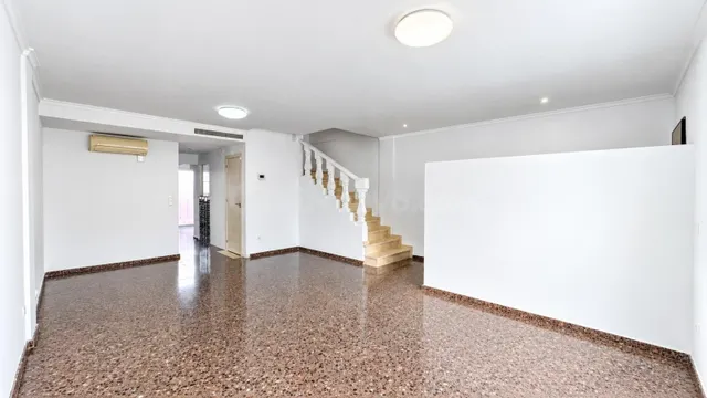 ADOSADO EN