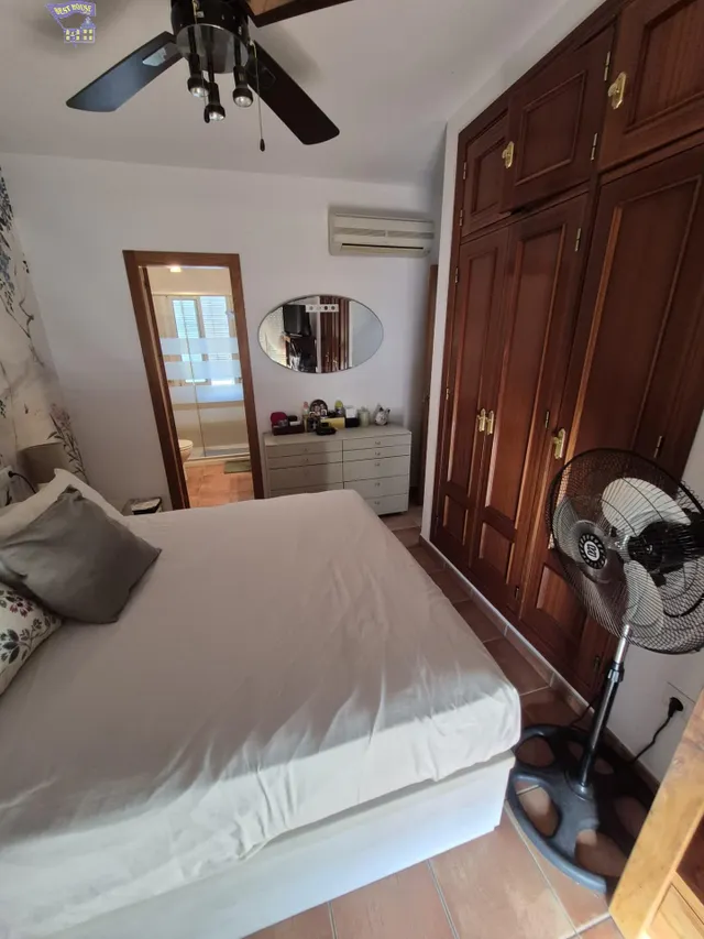 SE VENDE UNIFAMILIAR EN ZONA DEL PORTICHUELO — 23