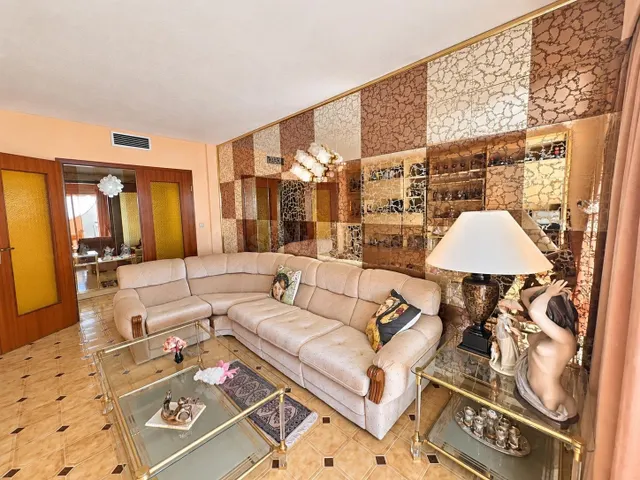 Piso en venta en planta 13 con vistas frontales panorámicas  - foto 4