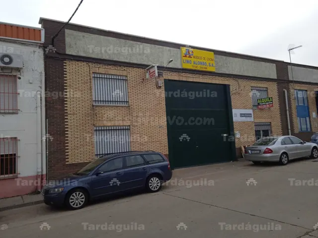 VENTA DE NAVE EN VILLARES DE LA REINA - foto 5
