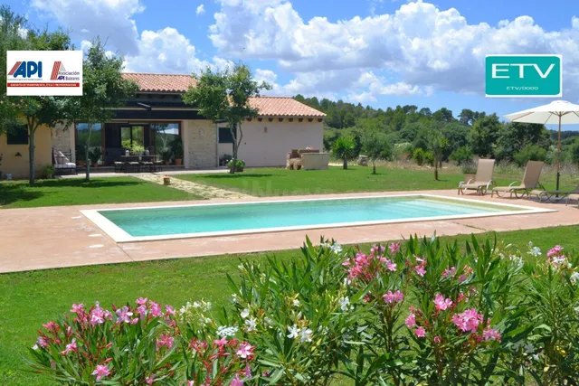 Finca rústica con chalet con licencia vacacional en Muro