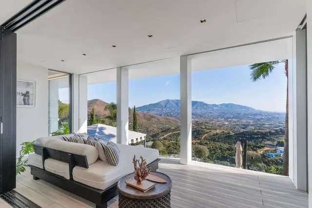 Villa 6 habitaciones 437m² en venta - El Vicario — 6