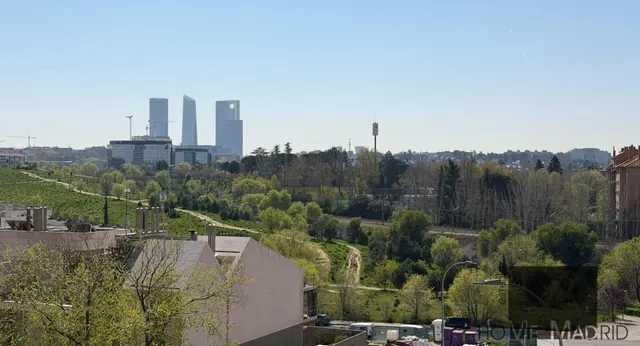 ESTUDIO HOME MADRID OFRECE vivienda de 99 m2 construidos, en urbanización cerrada, en la zona de Montecarmelo. — 8
