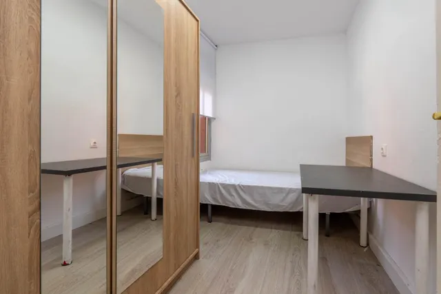 Piso de 5 dormitorios ideal para INVERSORES junto a edificio Junta Andalucía de Almanjáyar — 41