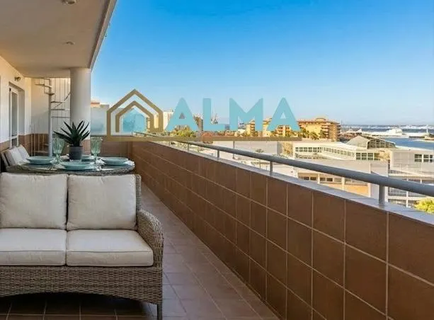 Espectacular Atico con terraza y gran  de solarium en urb. privada con piscina — 19