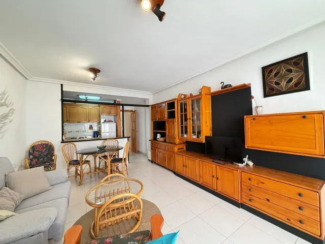 Apartamento a 350 metros de playa del cura con 2 dorm. 1 baño. en frente de av. de las habaneras. superficie de 66 m2. — 22