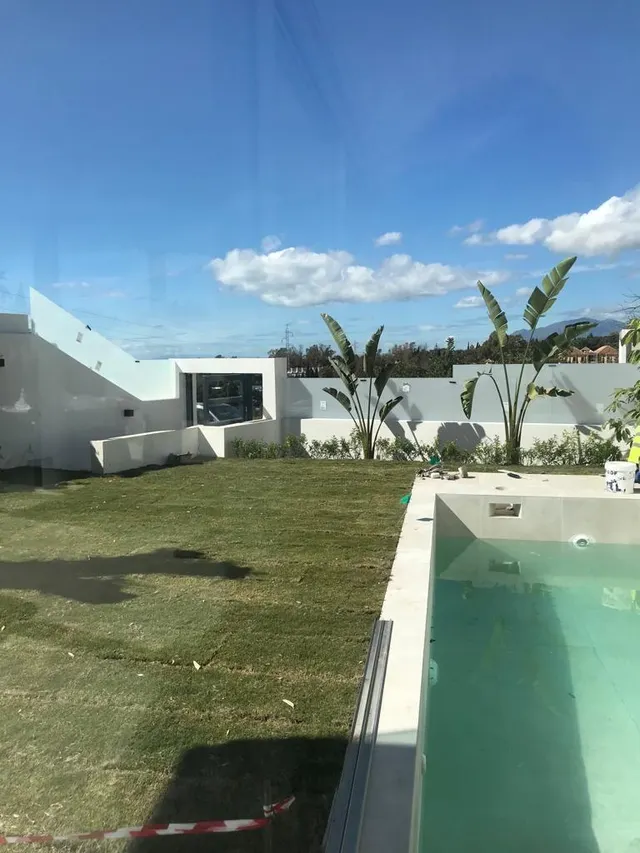 Villas urbanas en Marbella con magnificas vistas al mar. — 30