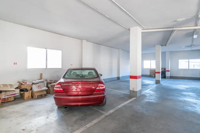 Local con 238m2 en centro de Guejar Sierra — 6