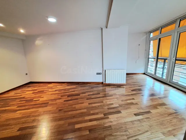 PISO EN AV SANTS PATRONS TODO REFORMADO DE 166M2 EN PLENO CE - foto 3