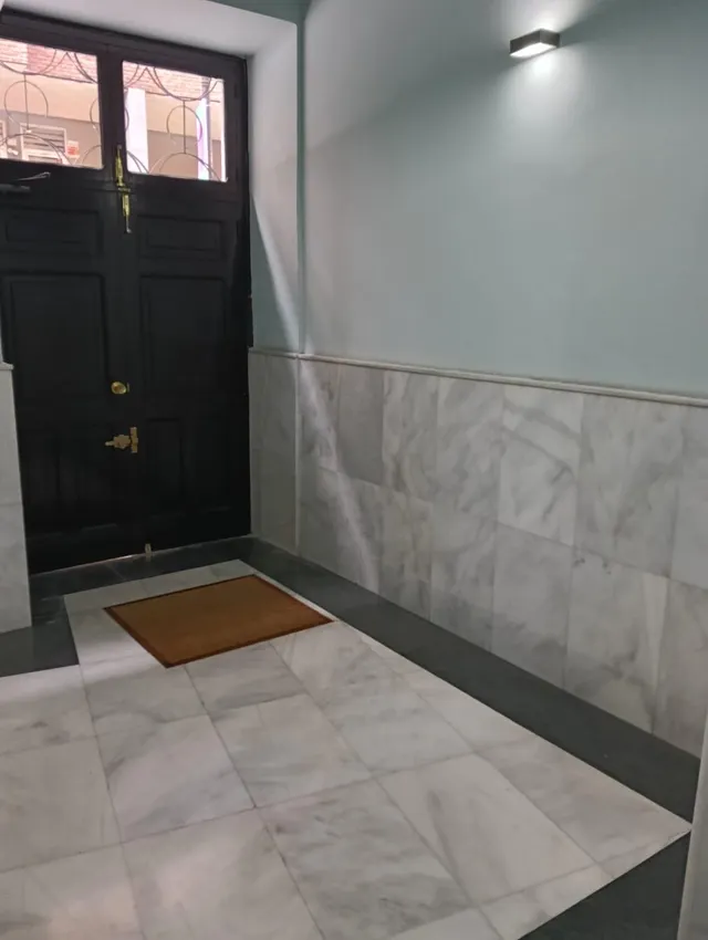 Local - Estudio en Calle Amaniel — 28