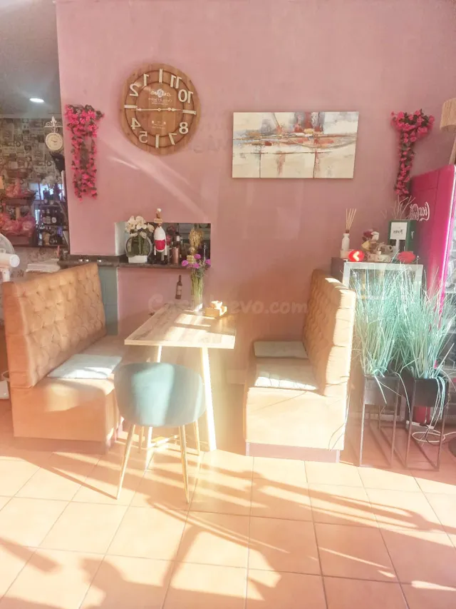Bocatería en traspaso en Massanassa. 2 terrazas, cocina equi - foto 2
