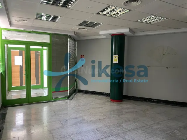 Venta de Local Comercial en Canillas de Albaida, Málaga. - foto 2