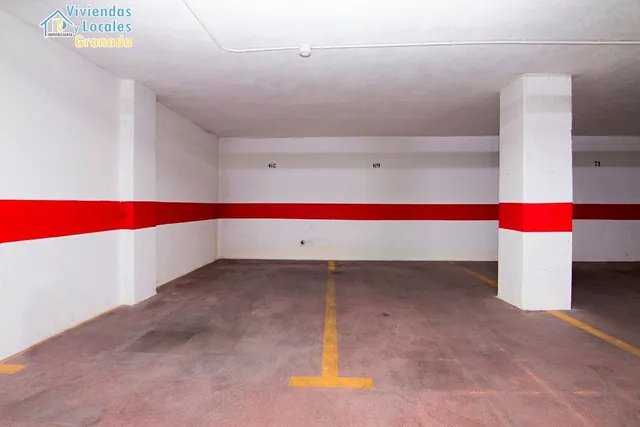 Camino de Ronda cercano a Caleta. Plaza de garaje en venta con acceso en rampa a 15.000€ cada una. A — 11