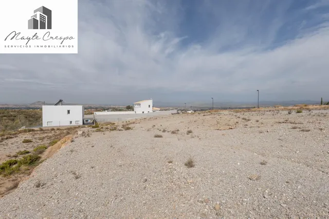 Terreno urbano de 750 m2 en Altos de La Zubia. Parcela 17, manzana M — 33