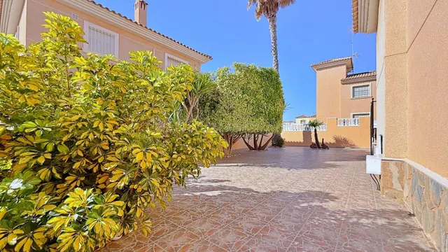Villa 4 habitaciones 198m² en venta - Urbanización Perla del - foto 5