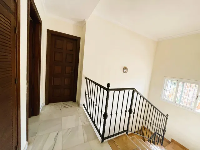 Villa en venta en Nueva Andalucía, Marbella, con vistas al mar y cerca de Puerto Banús — 26