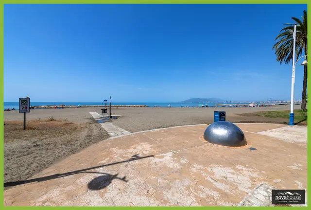 1ª LÍNEA DE PLAYA EN MÁLAGA, EL PALO — 17