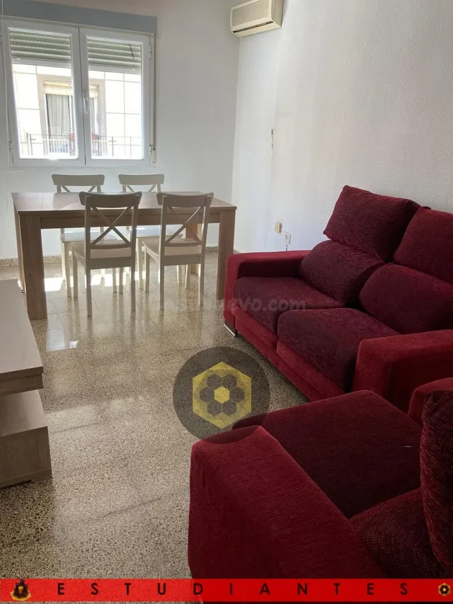 EST/ Piso amueblado para ESTUDIANTES con CUATRO dormitorios  - foto 2