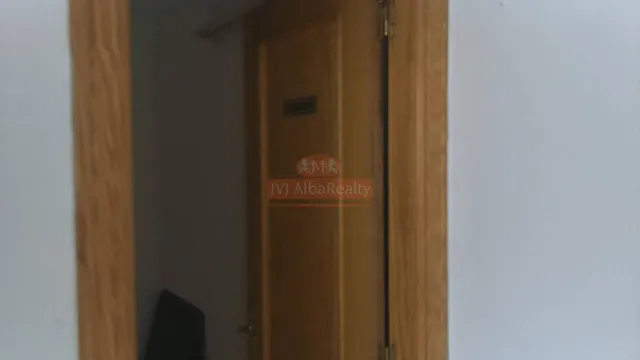 SE ALQUILA O SE VENDE ENTREPLANTA EN LA MEJOR CALLE DE ALBACETE — 14