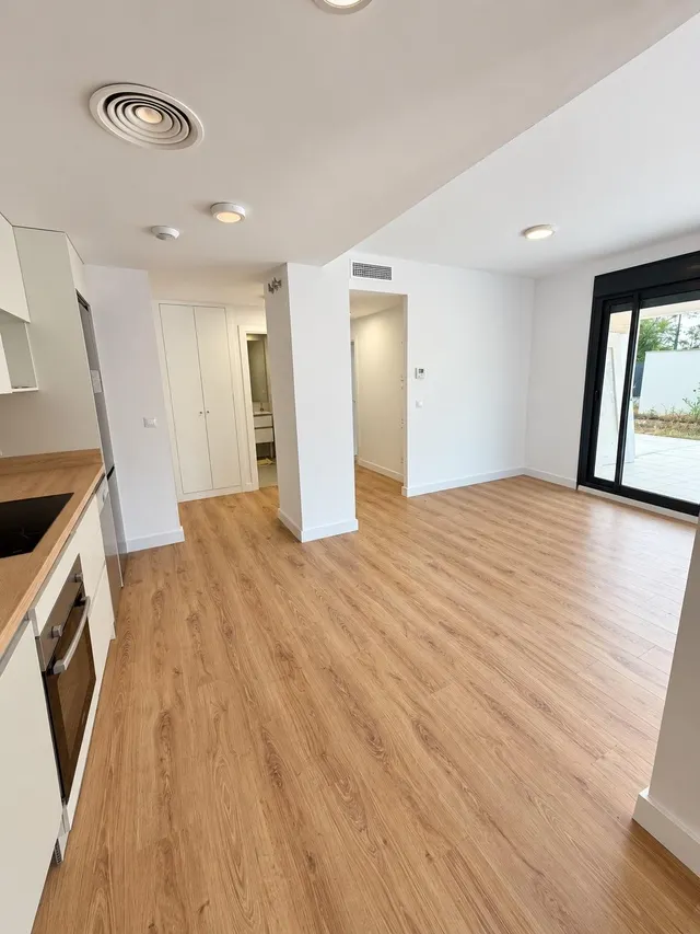 Moderna Planta Baja en Mairena del Aljarafe con Amplio Patio y Excelentes Comodidades — 14