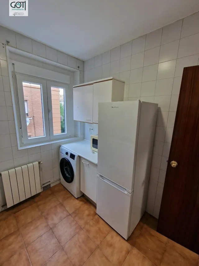 Amplio y Luminoso Piso en el Corazón de Granada por €900 — 21