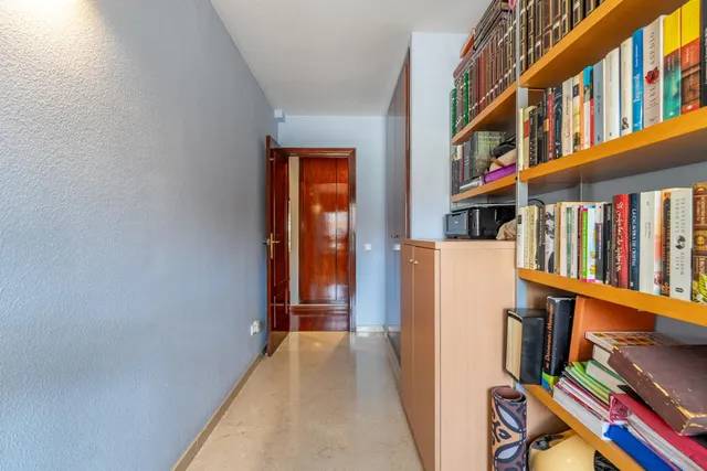 Piso con piscina zona alta de Reus — 23