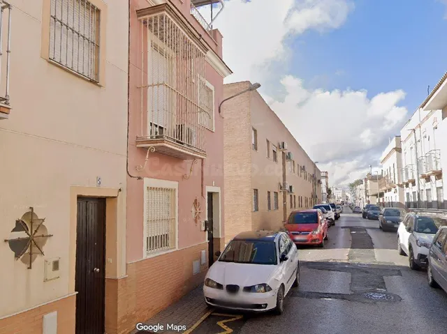 SE VENDE inmueble ALQUILADO en Coria del Río - foto 3