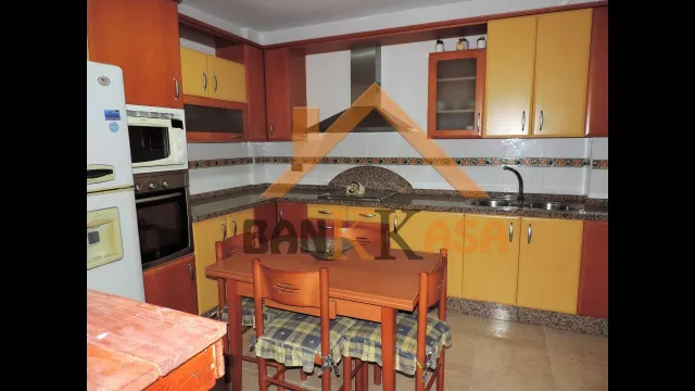 SE VENDE VIVIENDA SOBRE LOCAL EN SANTA MARÍA DEL ÁGUILA — 18