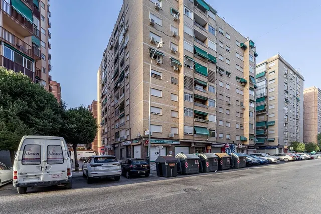 OPORTUNIDAD!! LOCAL EN AVENIDA AMERICA — 15