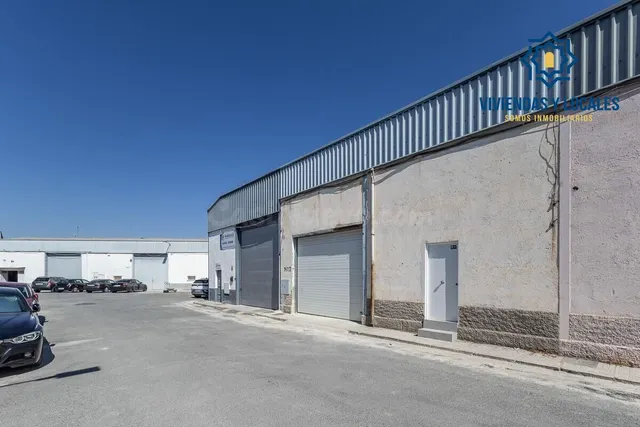 NAVE INDUSTRIAL EN POL. ASEGRA, PELIGROS.