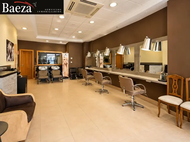 LOCAL COMERCIAL ACONDICIONADO — 14