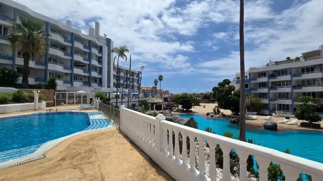 APARTAMENTO EN COMPLEJO CON VARIAS PISCINA EN AVDA. JOSE MIG