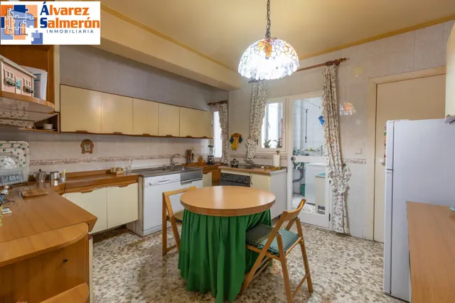 Amplia vivienda en pleno centro de Granada — 35