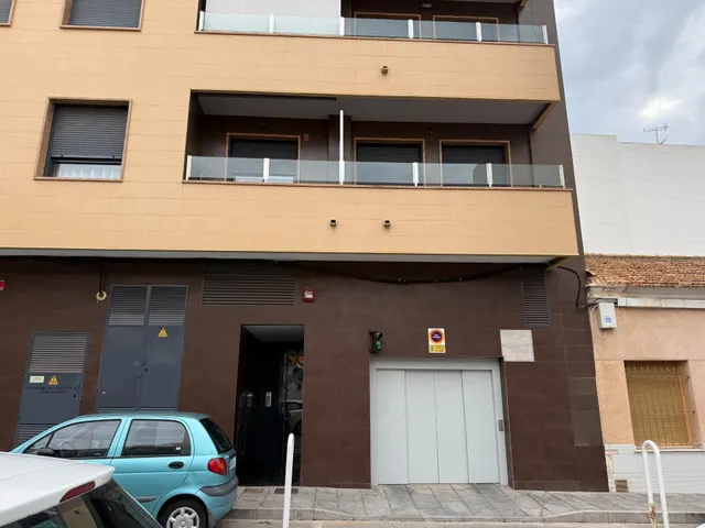 PLAZA DE GARAJE EN EL CENTRO DE TORREVIEJA, A 500 M DEL PUERTO!!!! — 11