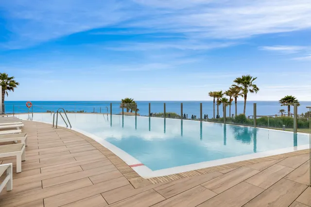 APARTAMENTO DE LUJO EN PRIMERA LÍNEA DE PLAYA — 13