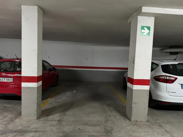 PLAZA DE GARAJE EN VENTA EN CALLE SANTOS — 9