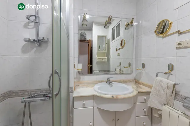 Estupendo piso  en la última planta en calle doctor azpitarte — 18