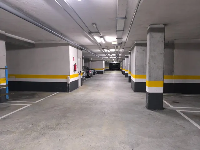 PLAZA DE GARAJE EN SANTIAGO — 6