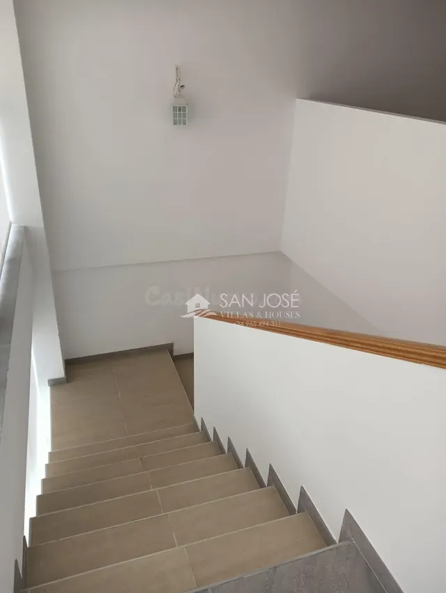 VENTA DE LOCAL DE OFICINAS EN SANTA POLA, ZONA CUARTEL GUARD - foto 4