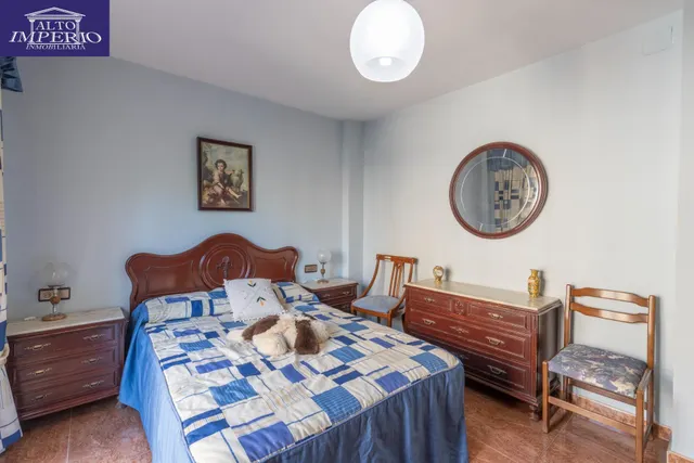 Casa independiente a 5 minutos de Granada en buen estado para entrar a vivir — 45