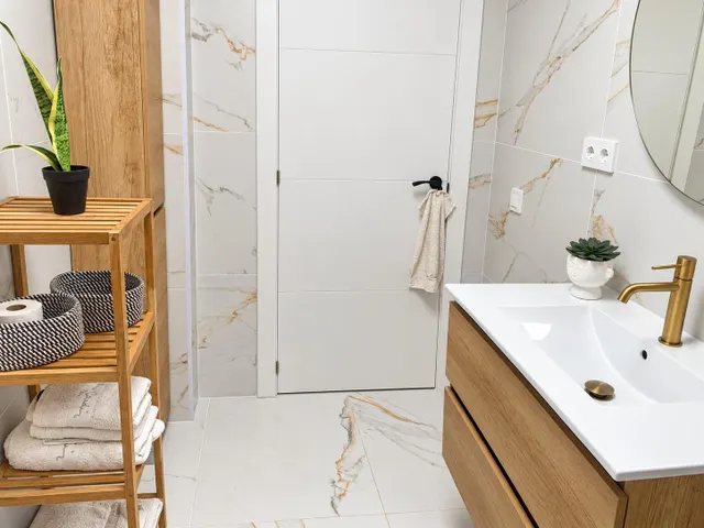 Tu rincón de sol en la mata: bungalow recién reformado con amplio jardín orientado al sur y a solo 450 metros de la playa — 14
