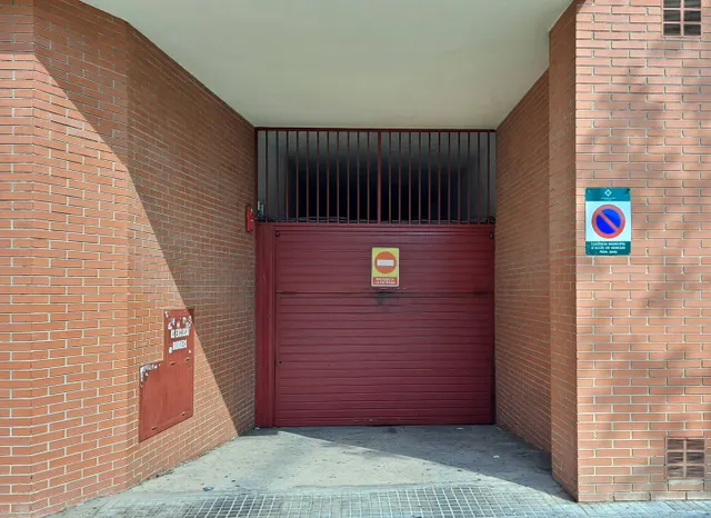 PARKING EN ALQUILER EN ZONA PAISOS CATALANS — 6