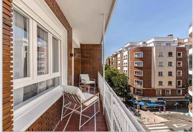 PISO CON TERRAZA EN ARAPILES — 15