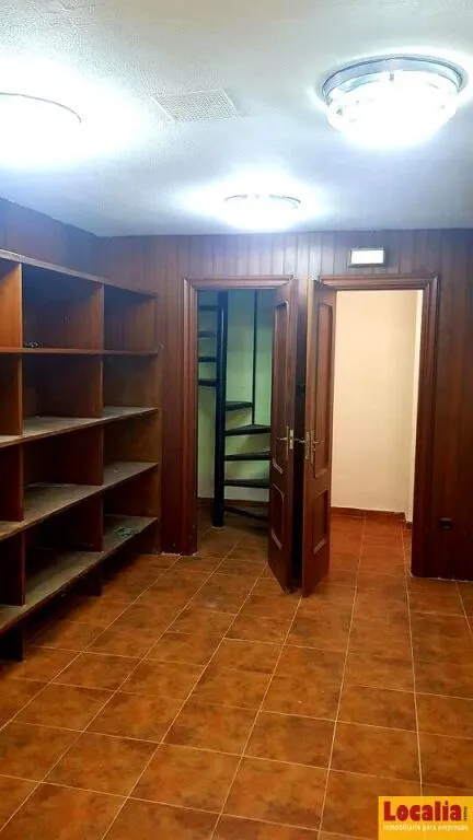 Céntrico local con múltiples opciones, Torrelavega - foto 3