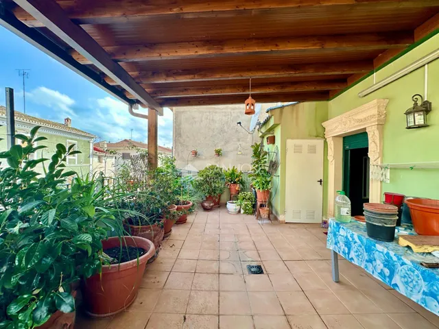 SE VENDE CASA EN MUY BUEN ESTADO EN EL CENTRO DE ASPE — 44